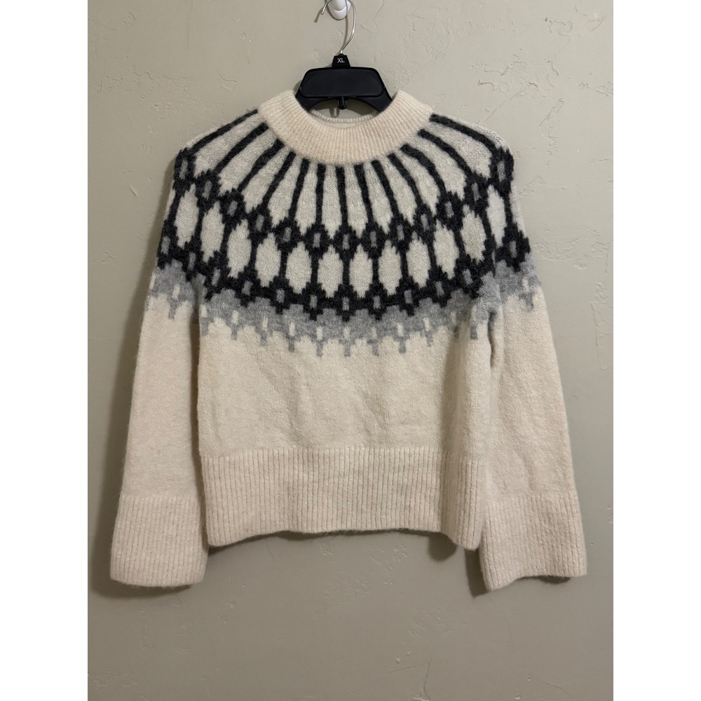 banana republic xs fair isle nordic sweater cream black grey cropped fuzzy knit